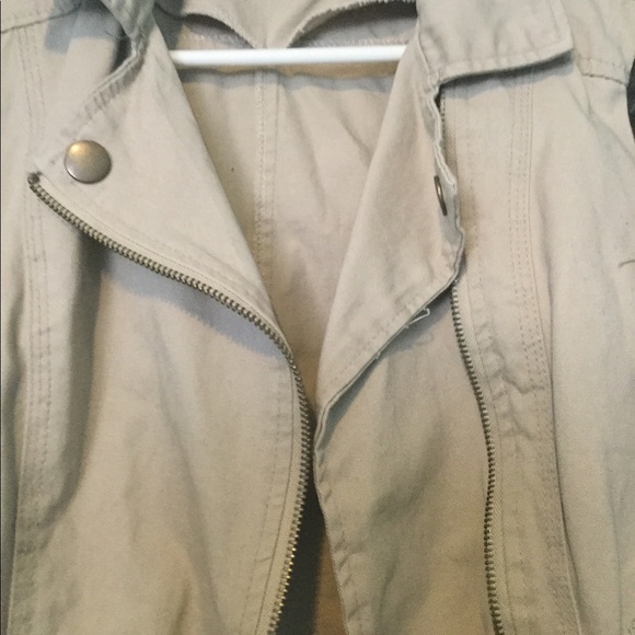 Jacket - Picture 3 of 4